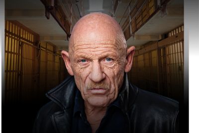 Zu sehen ist das Bild des Arztes Joe Bausch im Hintergrund sind Gef&auml;ngniszellen zu sehen